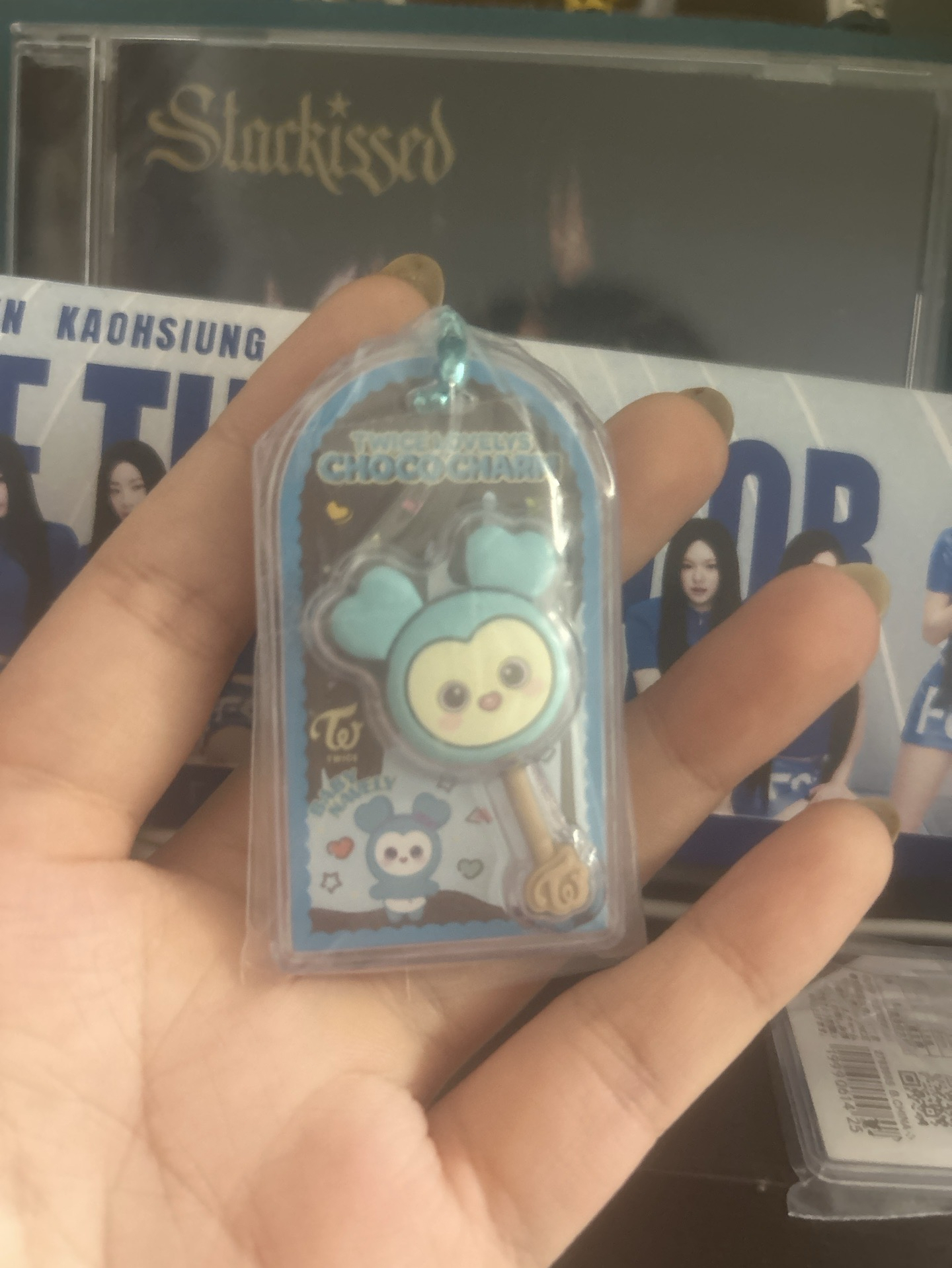 娜璉、子瑜巧克力食玩