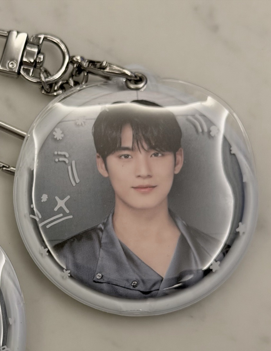 珉奎徽章+徽章套