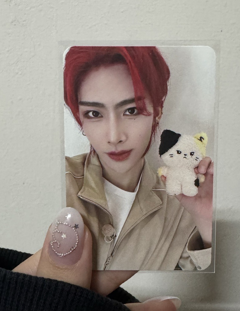 紅髮男和一隻貓