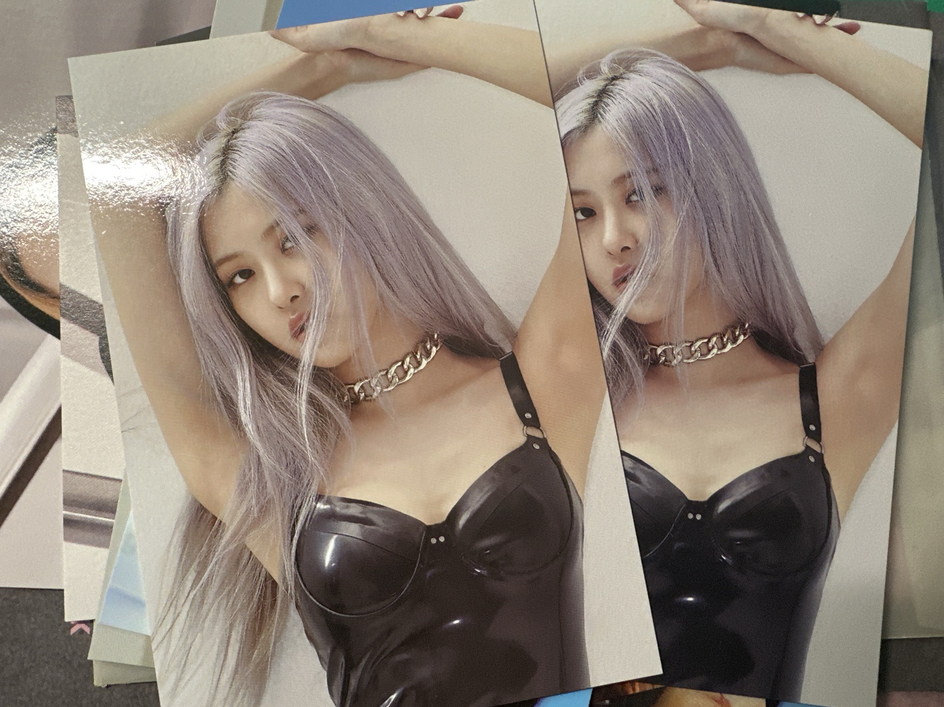 The alubm 專輯明信片 Rosé