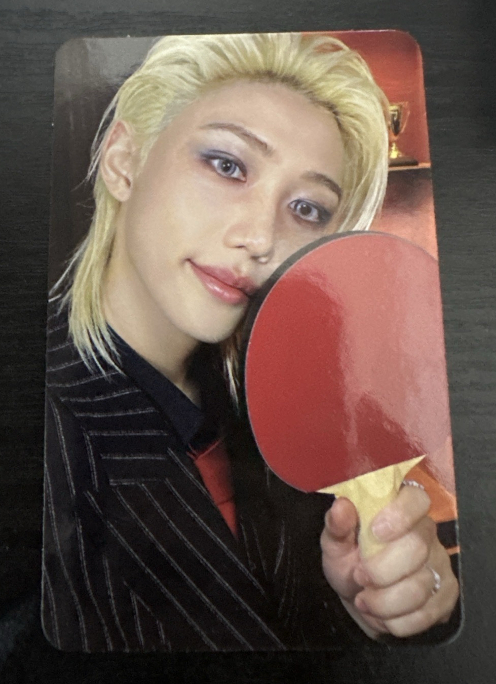 桌球拍與煙燻妝 菲