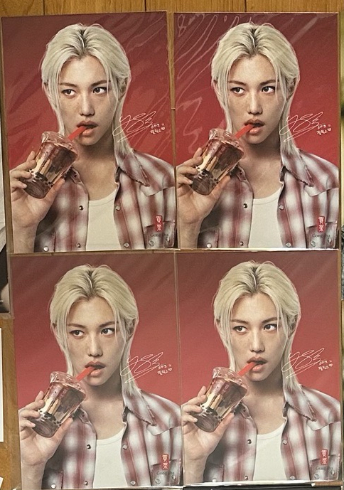 Felix貢茶海報（麻煩任意帶賣場的一件商品>50$）