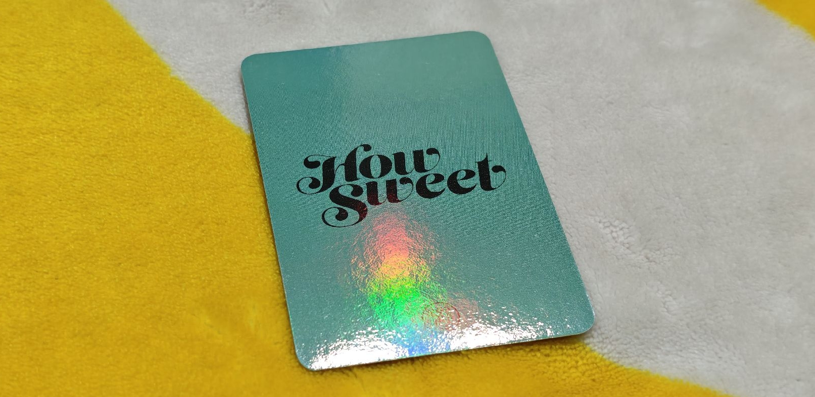 NewJeans How Sweet 阿拉丁 特典幻彩小卡 - 神燈貓Haerin