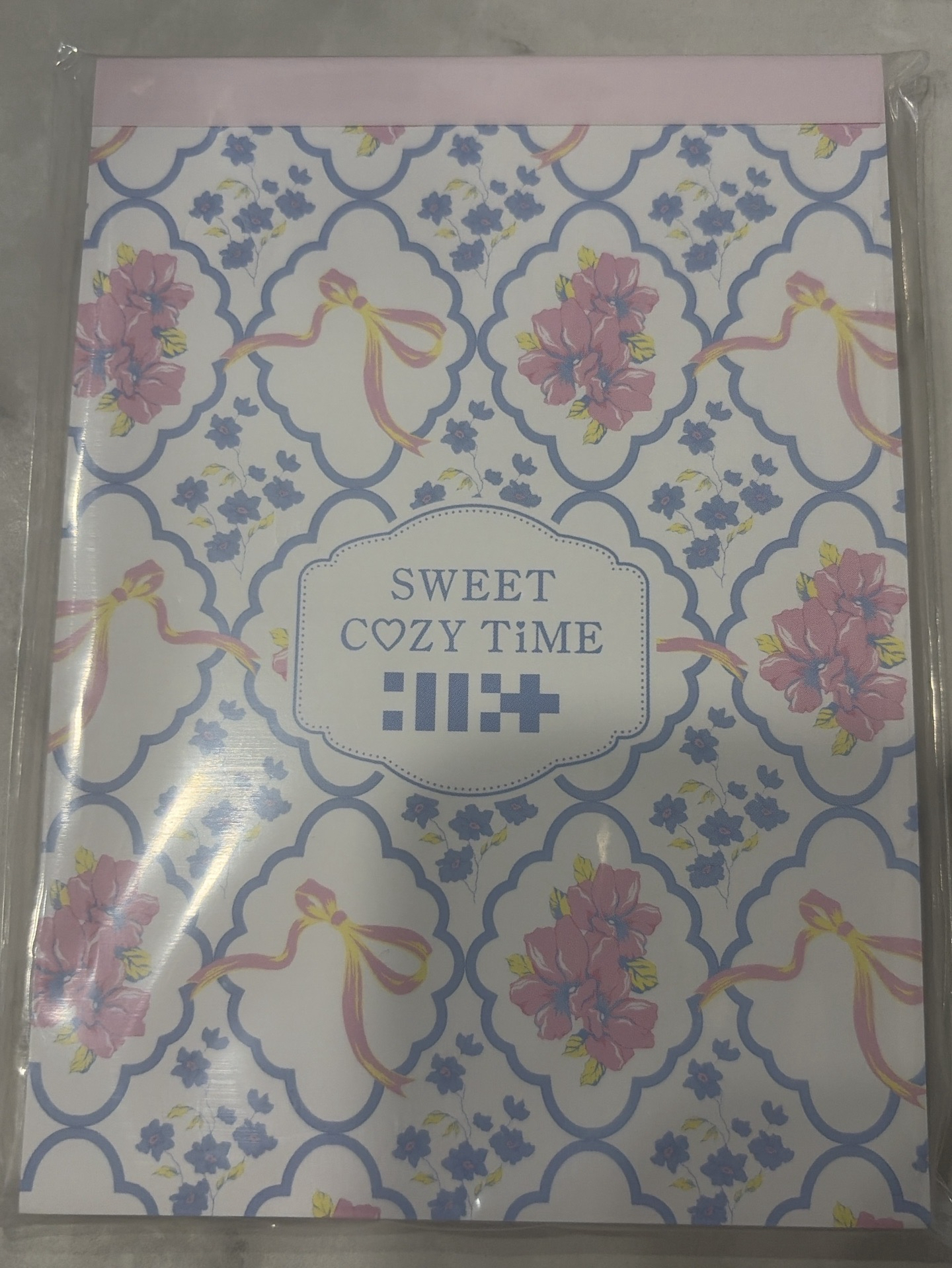 Illit 沅禧立牌+文件夾 一組一起賣 贈圖二