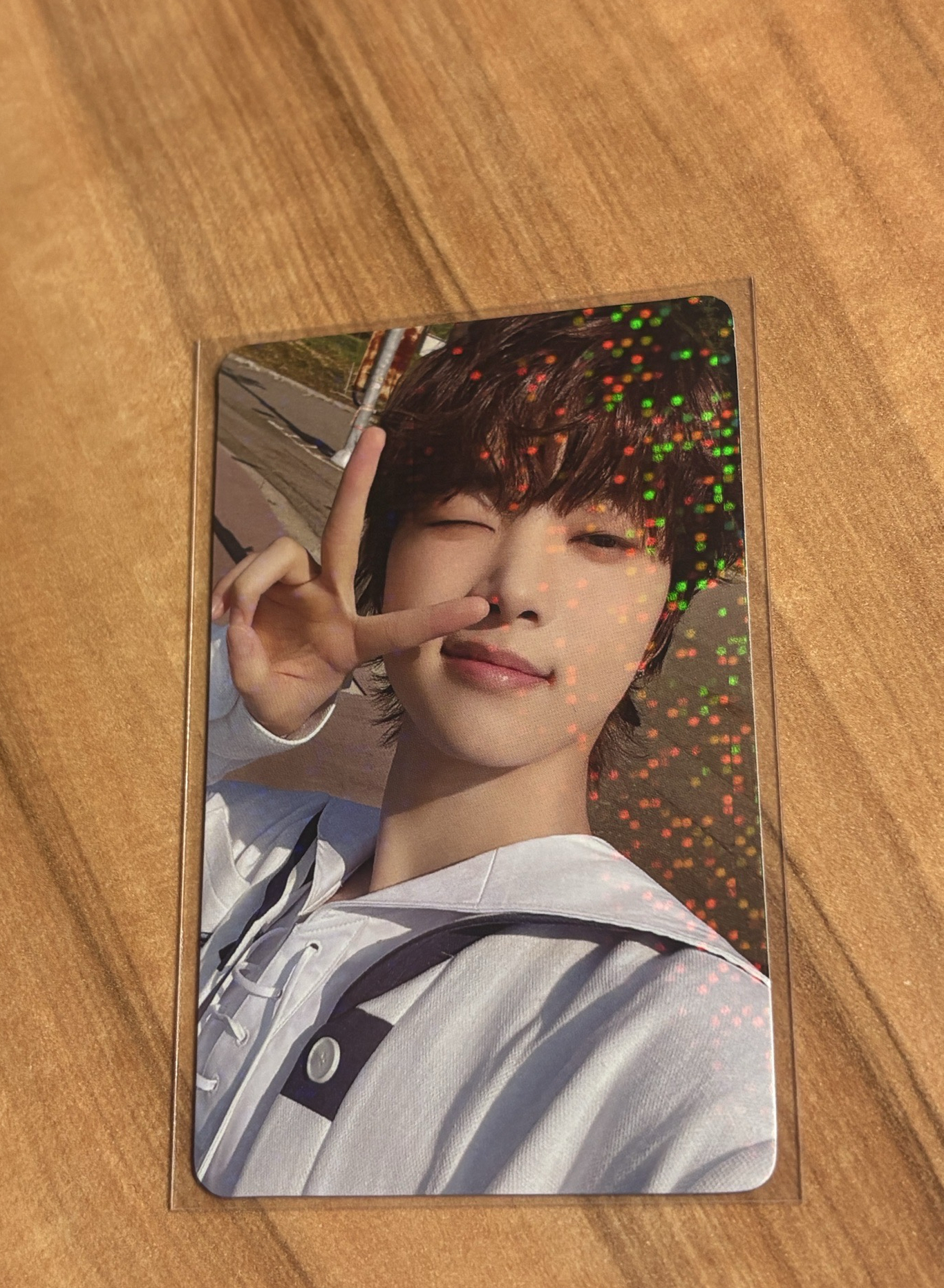 邊小州眼睛張不開