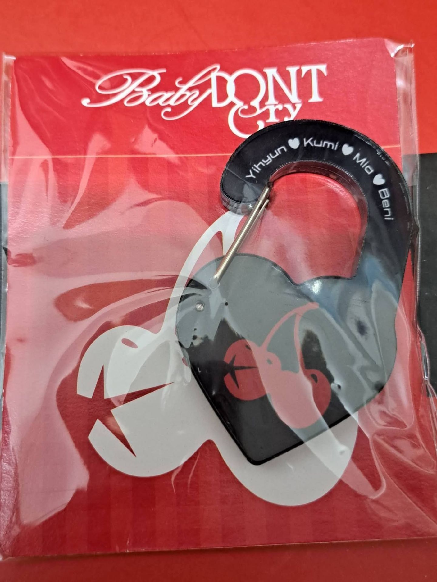 Baby DONT Cry 逆應援 登山扣 鑰匙圈