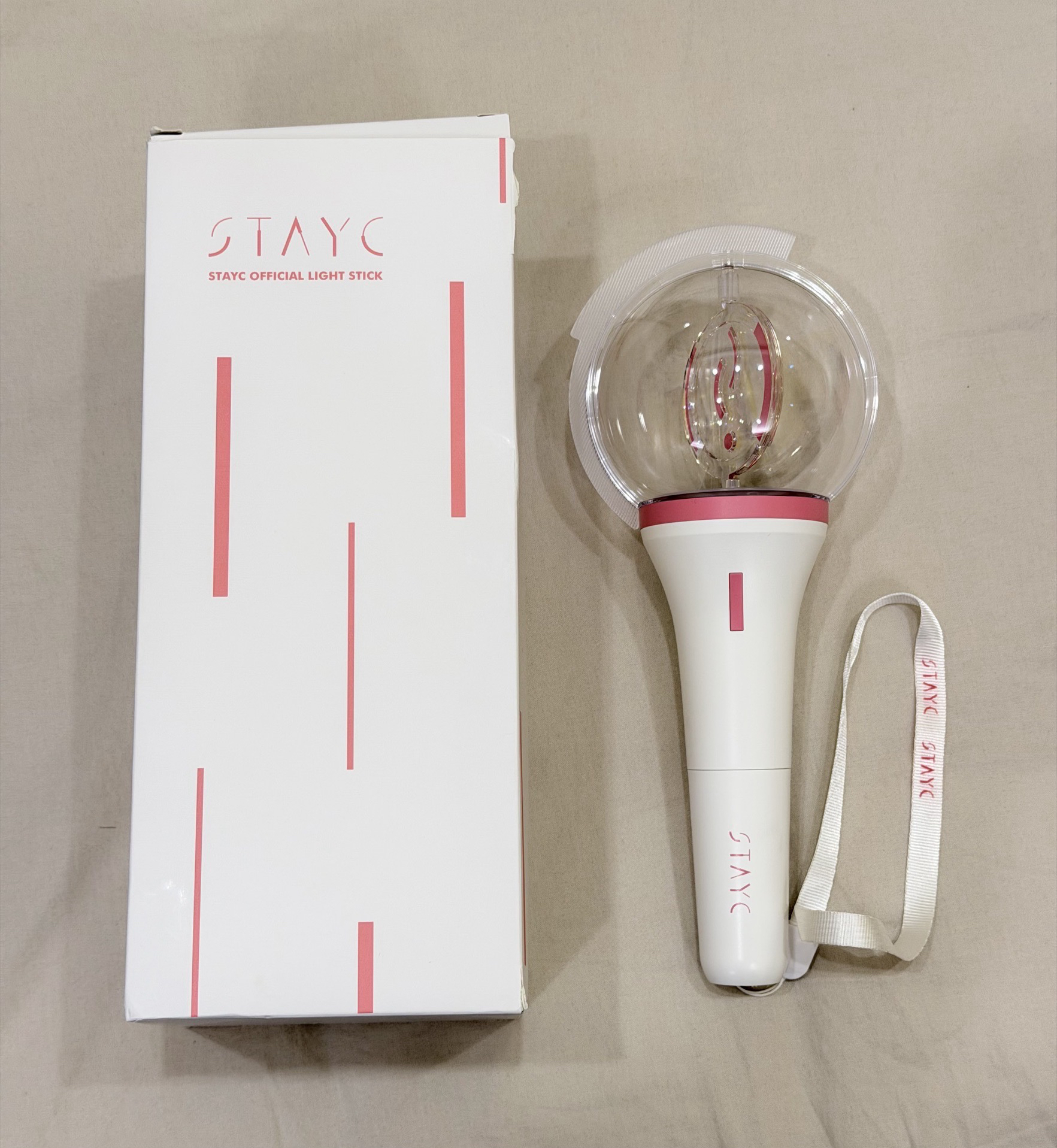 STAYC手燈 （9成新，有原盒）