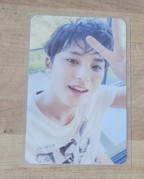 mp幸運奎(頭頂比耶)