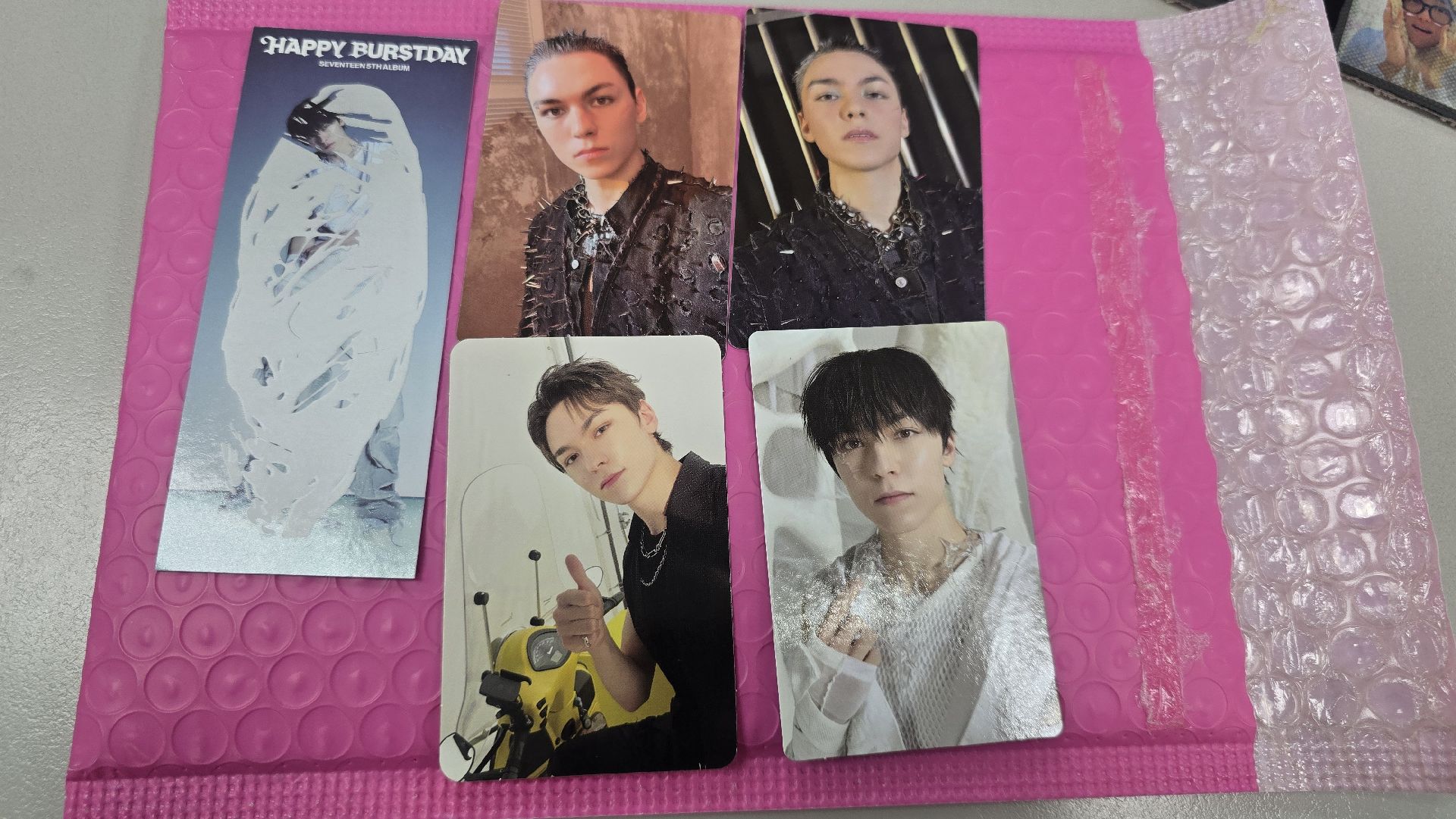 率卡出清盤26張 +徽章 +磁鐵