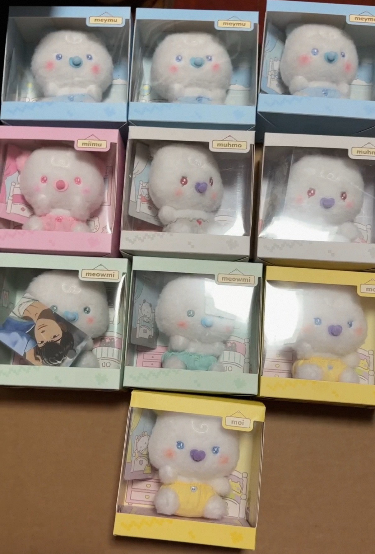 Plave MMMM 娃娃 含卡 