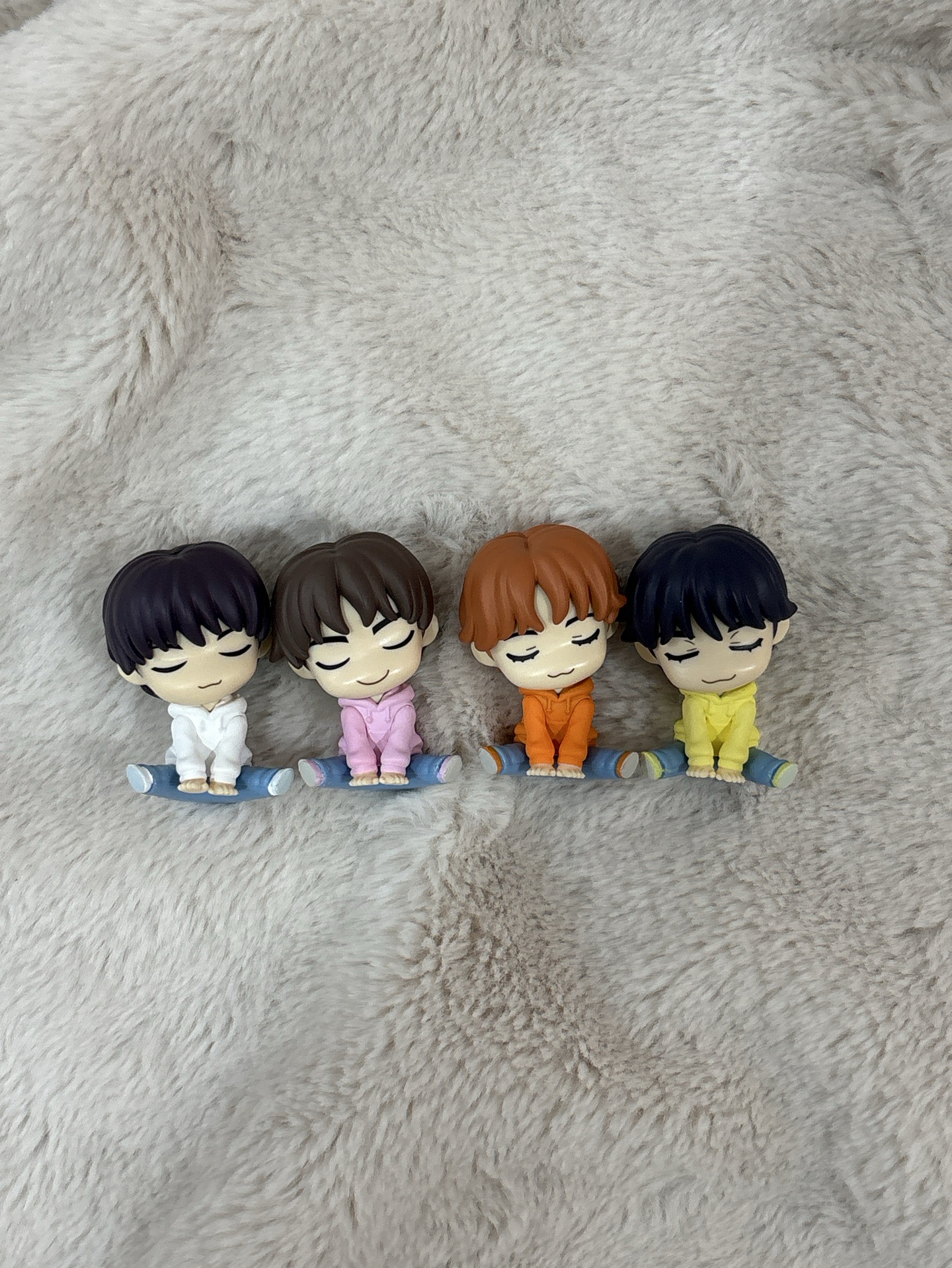 出道造型坐姿公仔