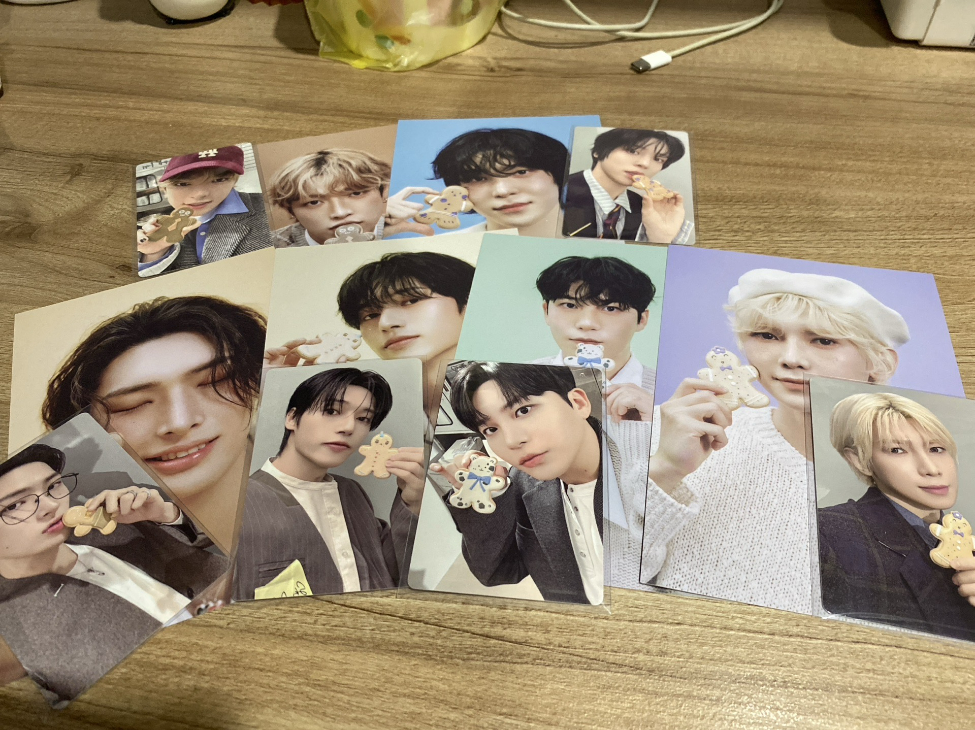 年曆小卡+明信片不拆  // 無傘星