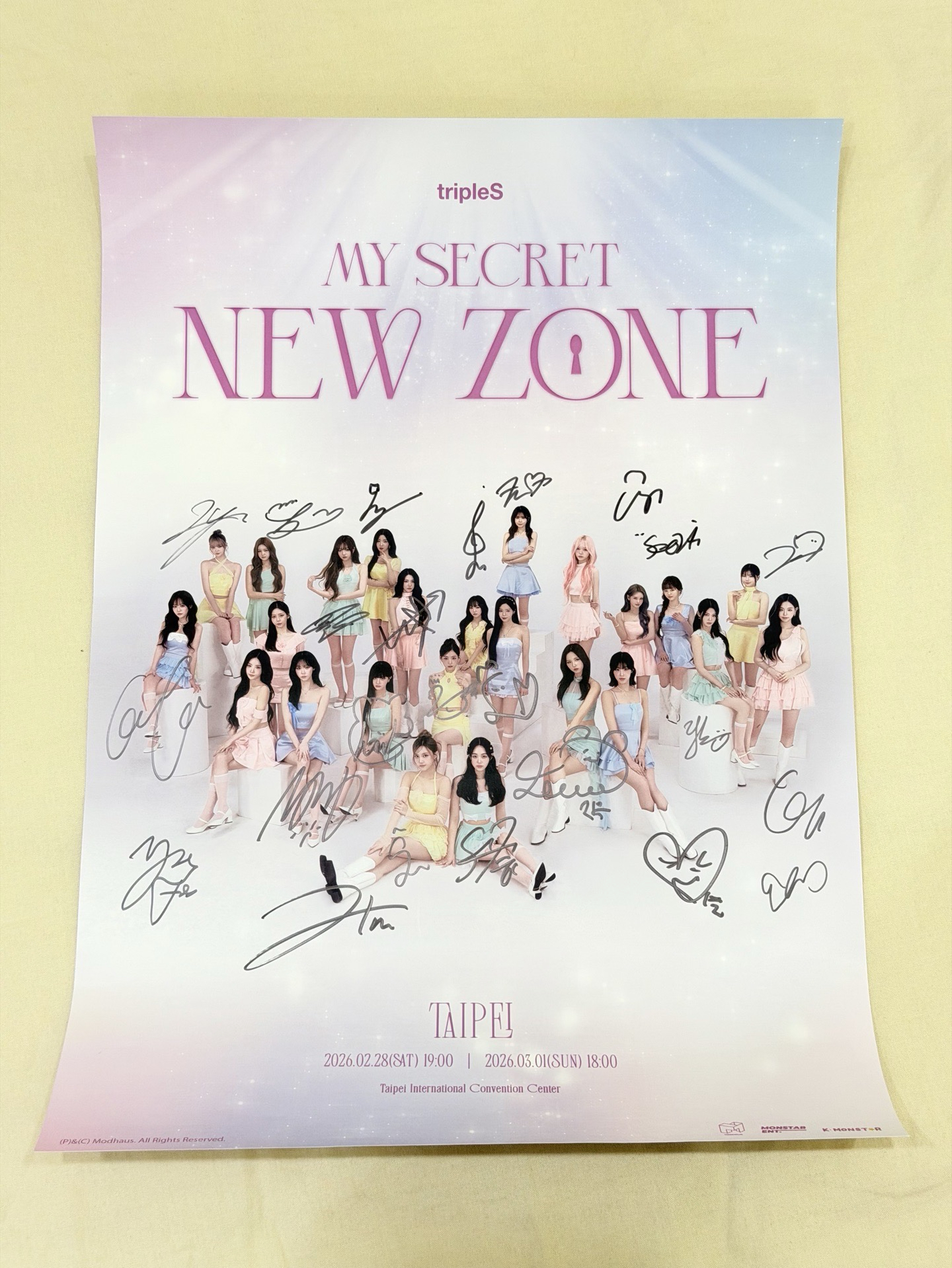 tripleS OT24團體親簽海報