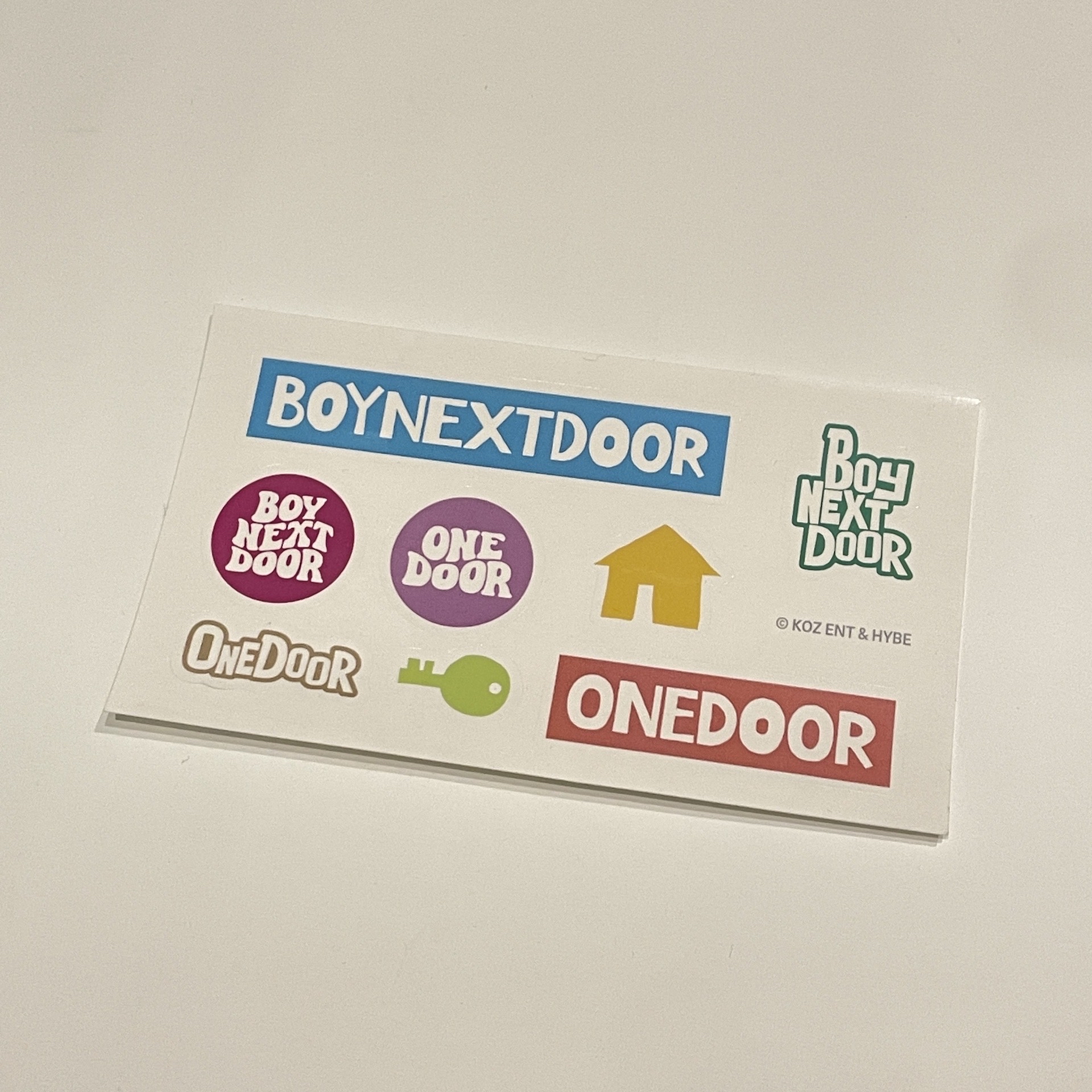 官方一販 BOYNEXTDOOR 手燈含底座（無手燈卡）