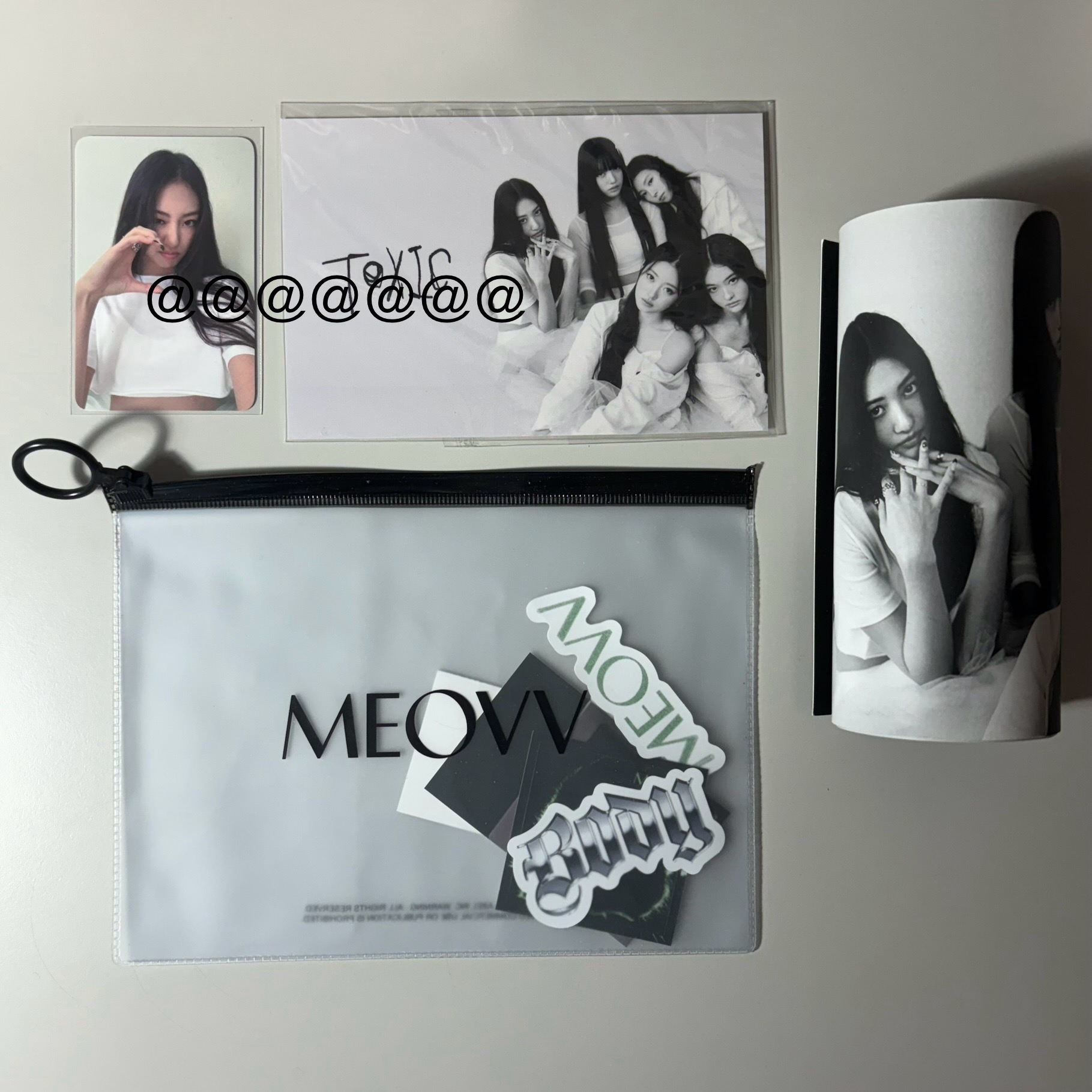 toxic打歌卡+入場明信片/手幅（需先私訊勿下單！）