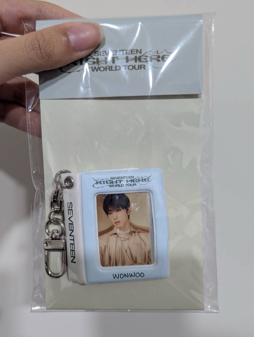 RIGHT HERE 證件照卡冊