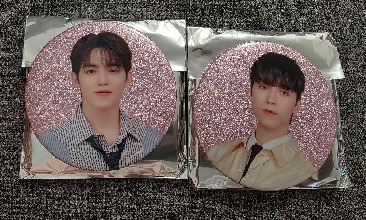 25‘fm holiday 徽章 