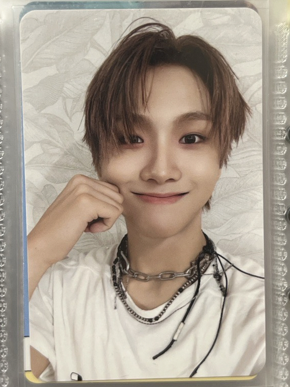 🤍 • 金雲鶴 The Action 專輯卡 Pause Ver.