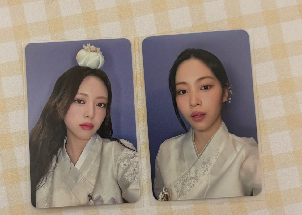 Itzy gold 韓服留 娜