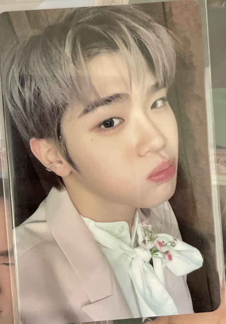 粉紅王子嘟嘴來