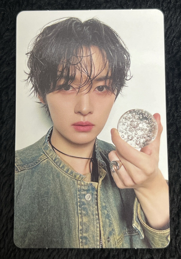 《Hollow》 旻浩專輯卡