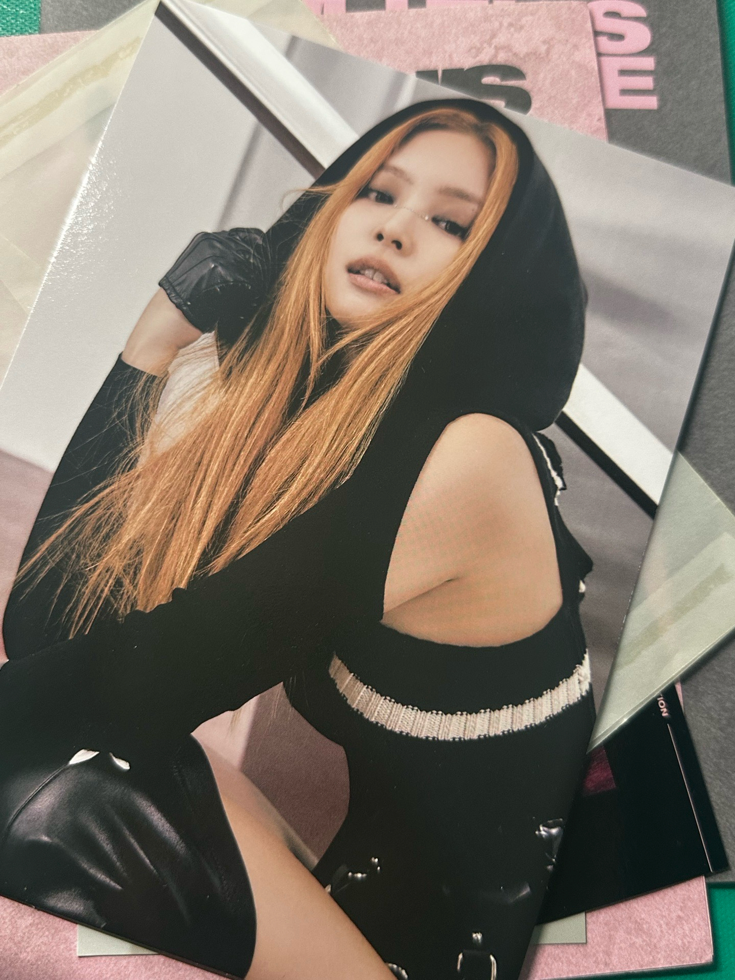 Jennie Born Pink 亮面大卡