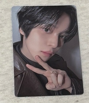 丁潤浩穿這件皮大衣真的超好看