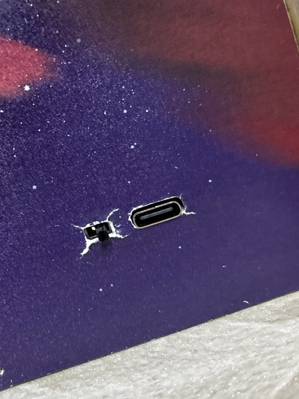 劉耀文2024生日PB+DVD+手寫信（有小時候的照片）+海報+禮盒（燈無法開啟，開關處有破損）