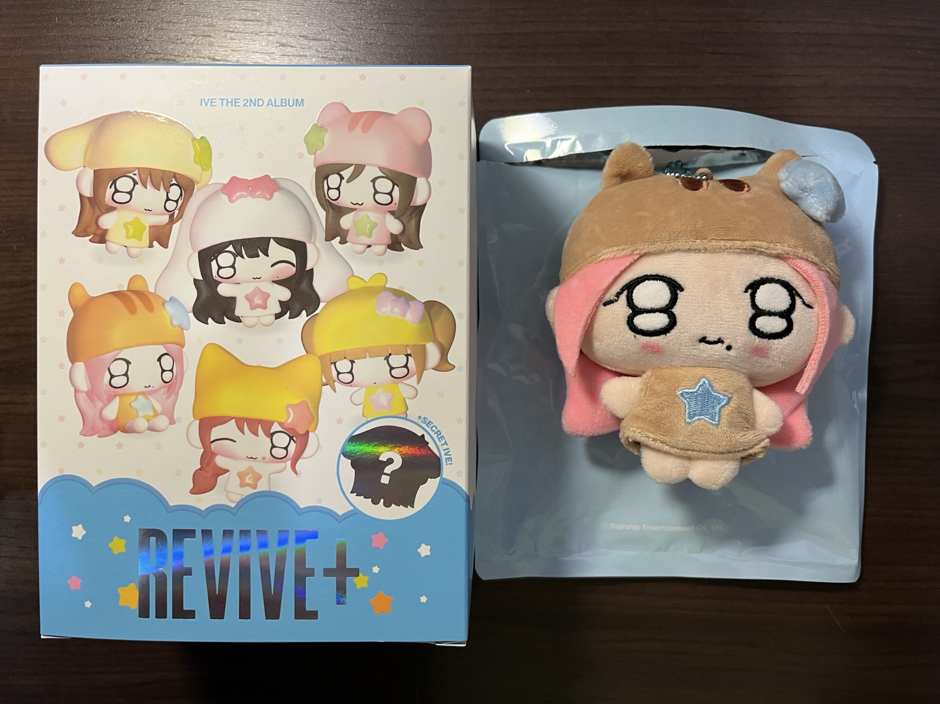 金秋天 Gaeul 普版娃娃專輯 REVIVE+