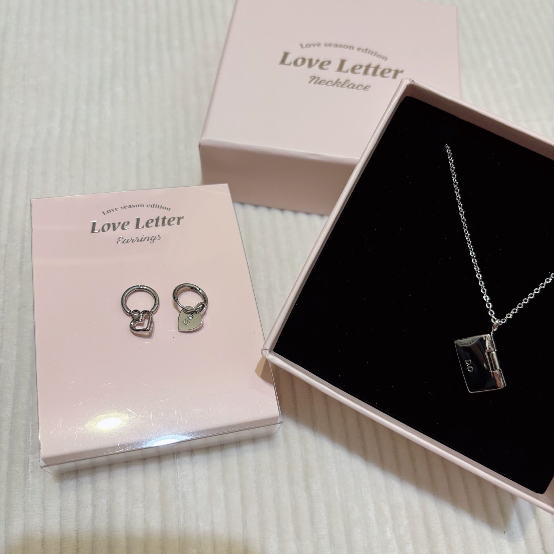 都敬秀（D.O.) 項鍊、耳環組