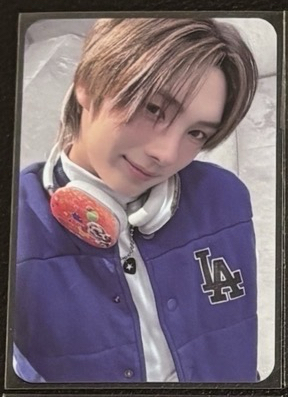 Play Hard FP 簽售卡