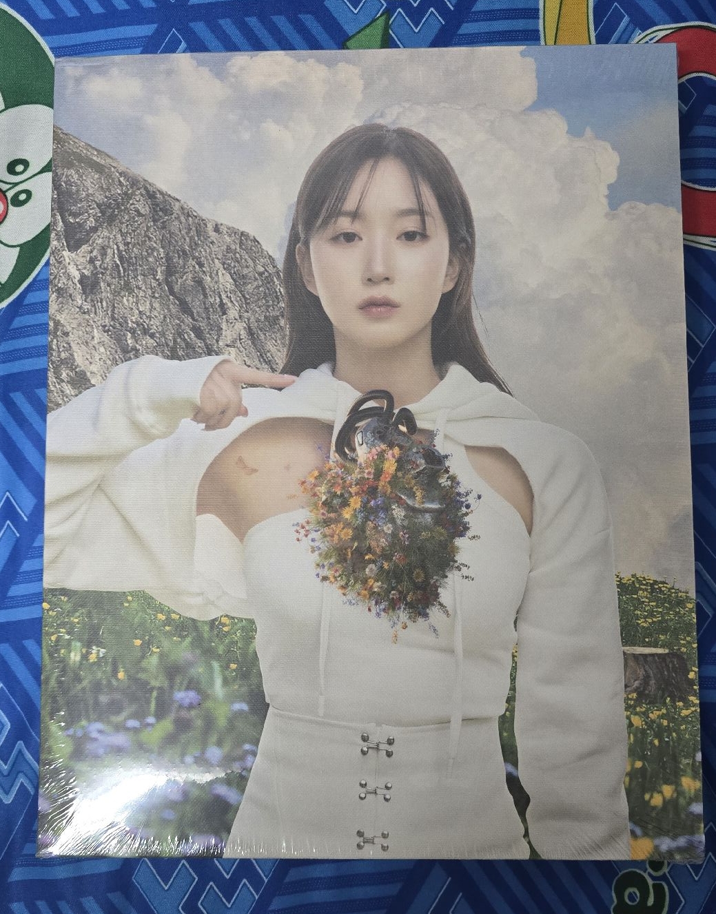 售嫄油畫全新未拆有損 綁圖二隨機卡