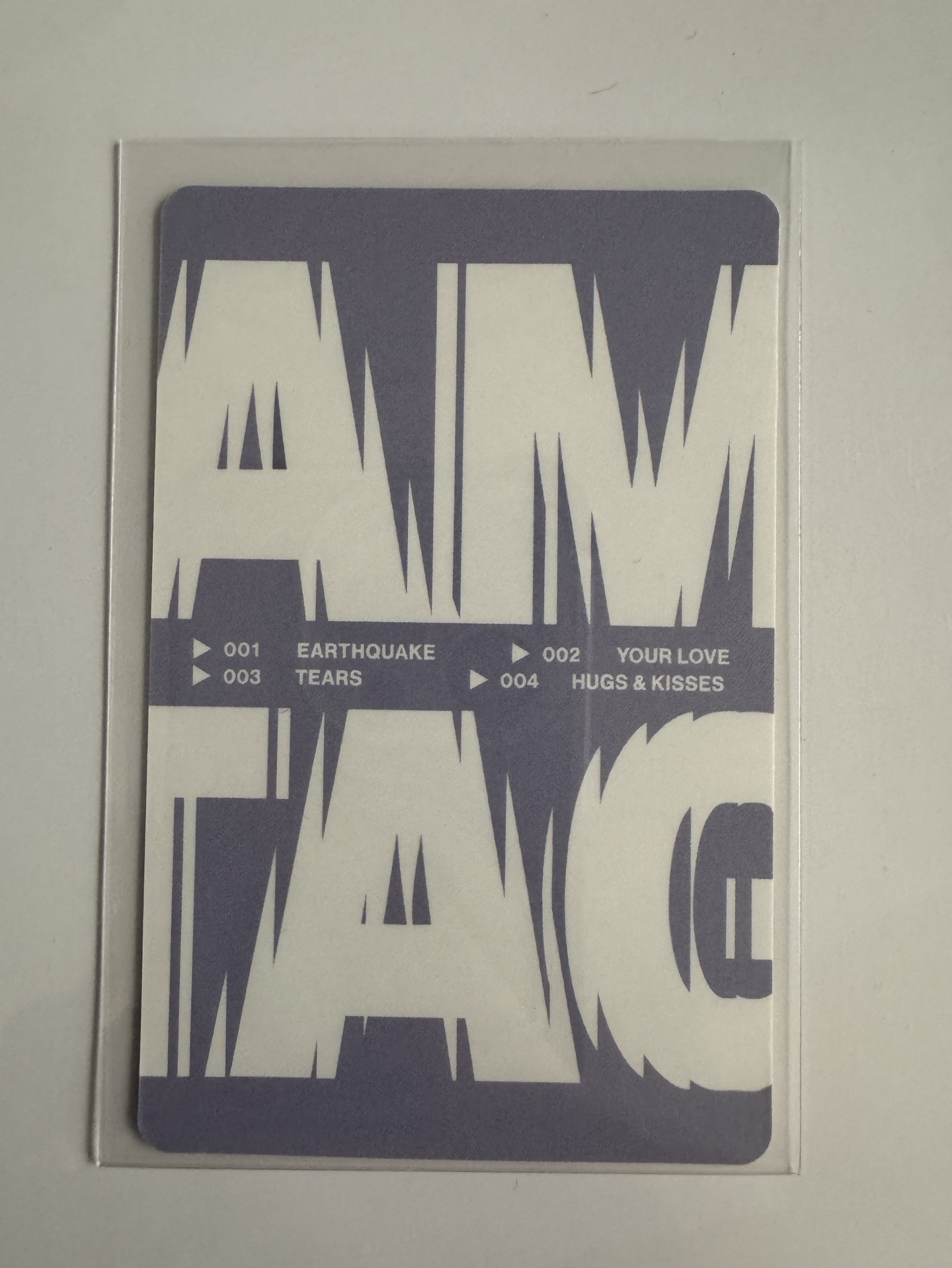 Jisoo AMORTAGE 白衣托臉秀