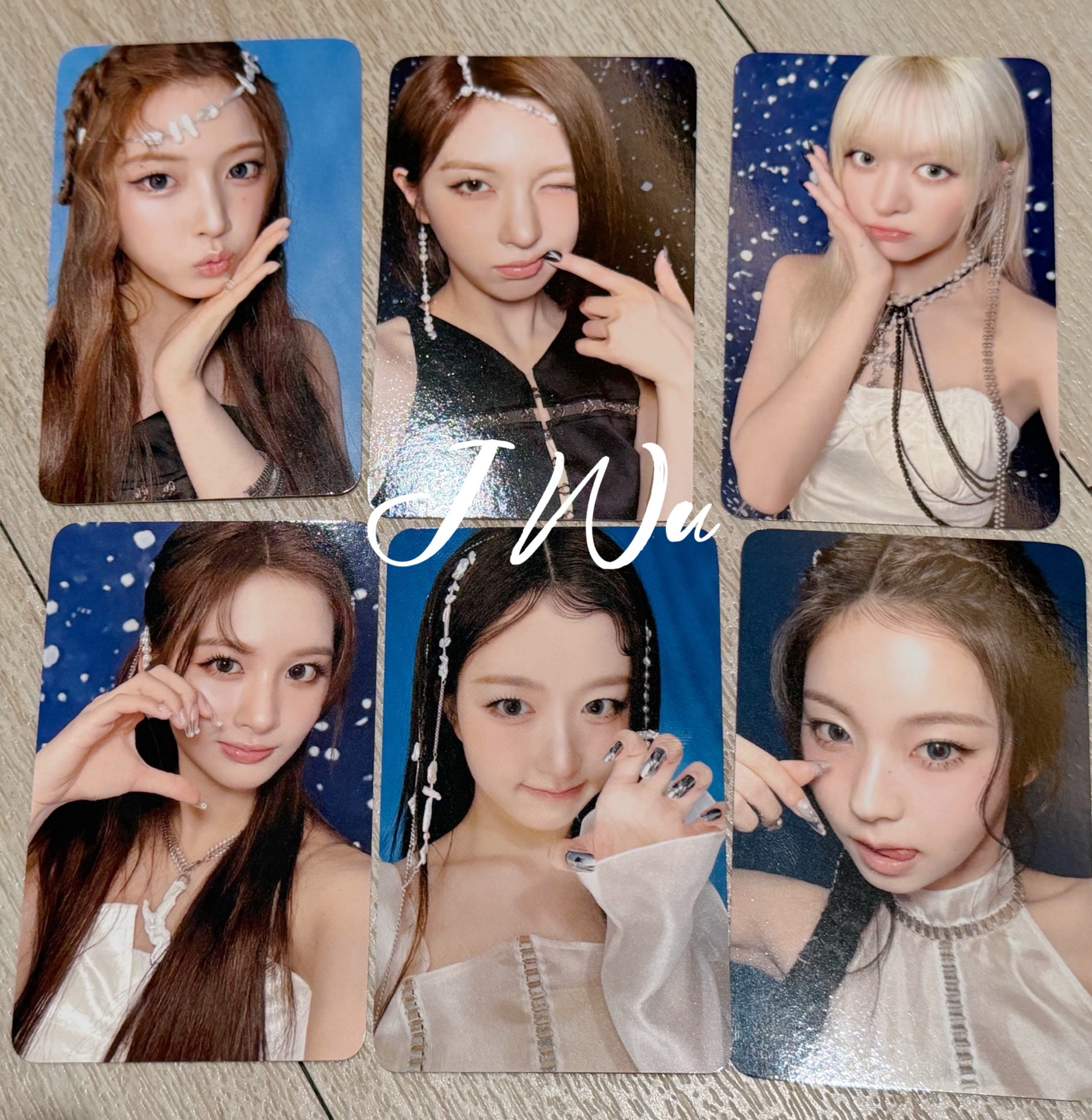 NMIXX 一巡週邊線上滿額卡 全員 隨機