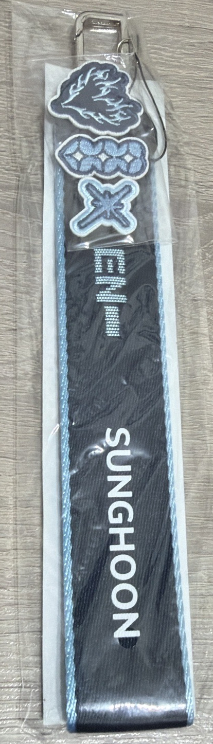 WALK THE LINE 日巡鑰匙圈吊飾