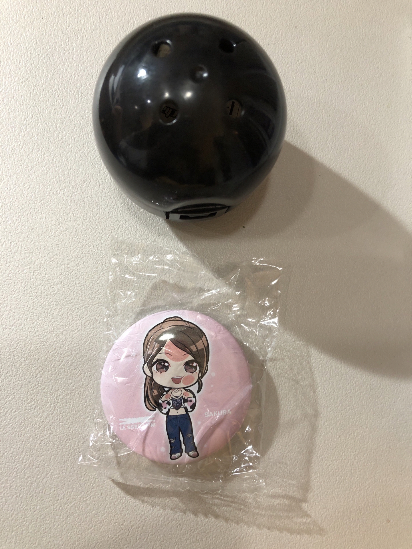 LE SSSERAFIM Sakura 小櫻花 扭蛋徽章