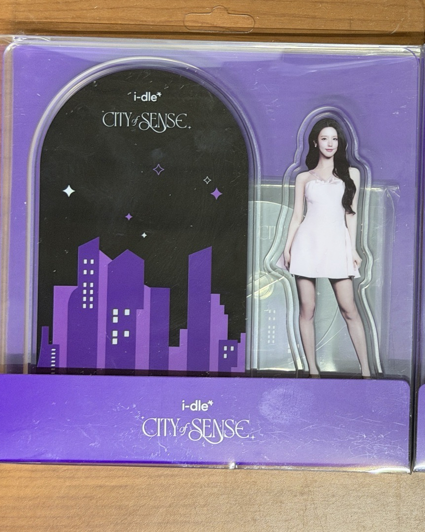 City of Sense 未拆麵旋轉立牌（含卡）