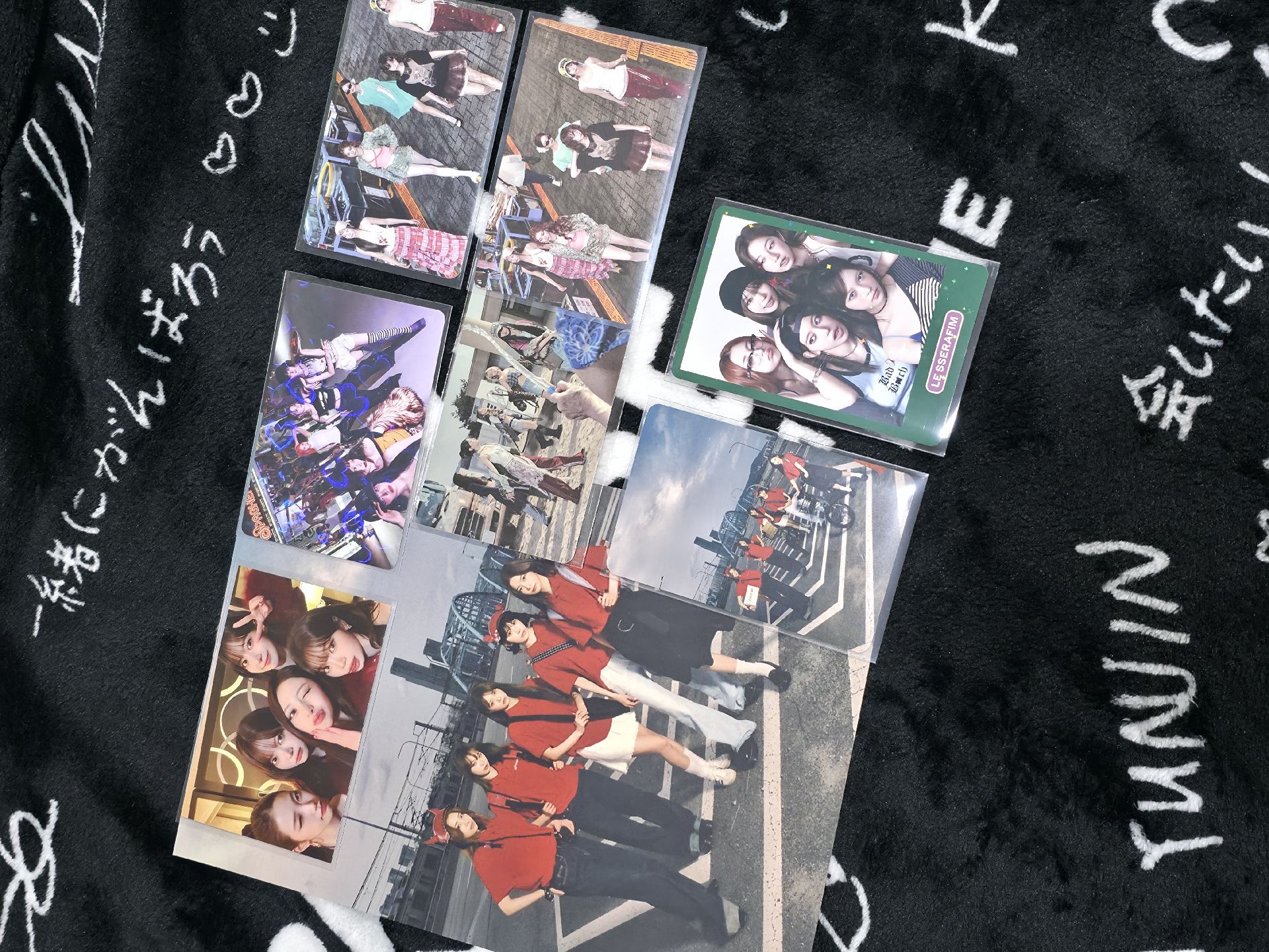 LE SSERAFIM 各式團照