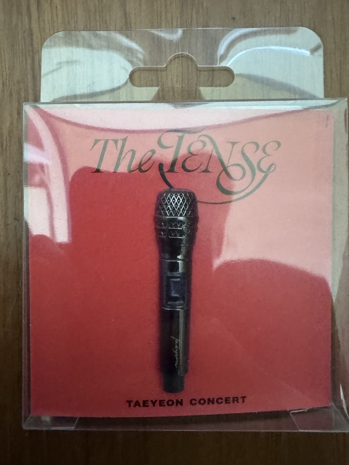 太妍 THE TENSE 麥克風徽章