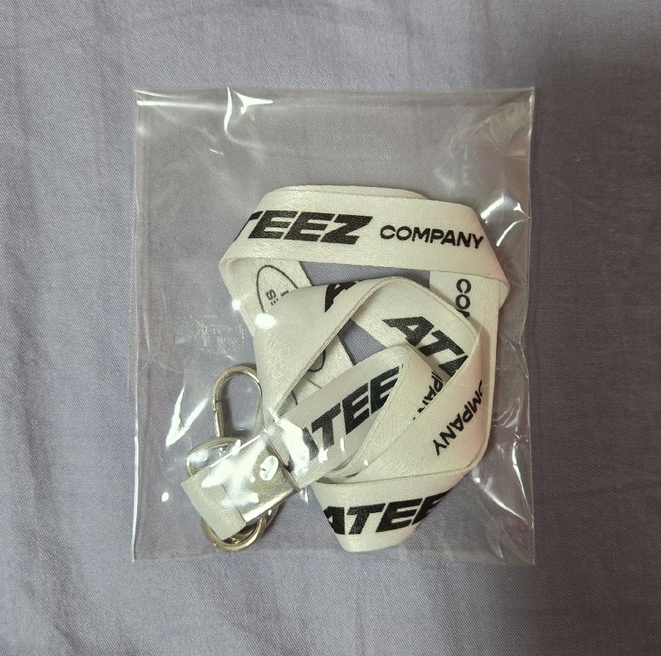 ATEEZ 2021 年曆 識別證掛繩