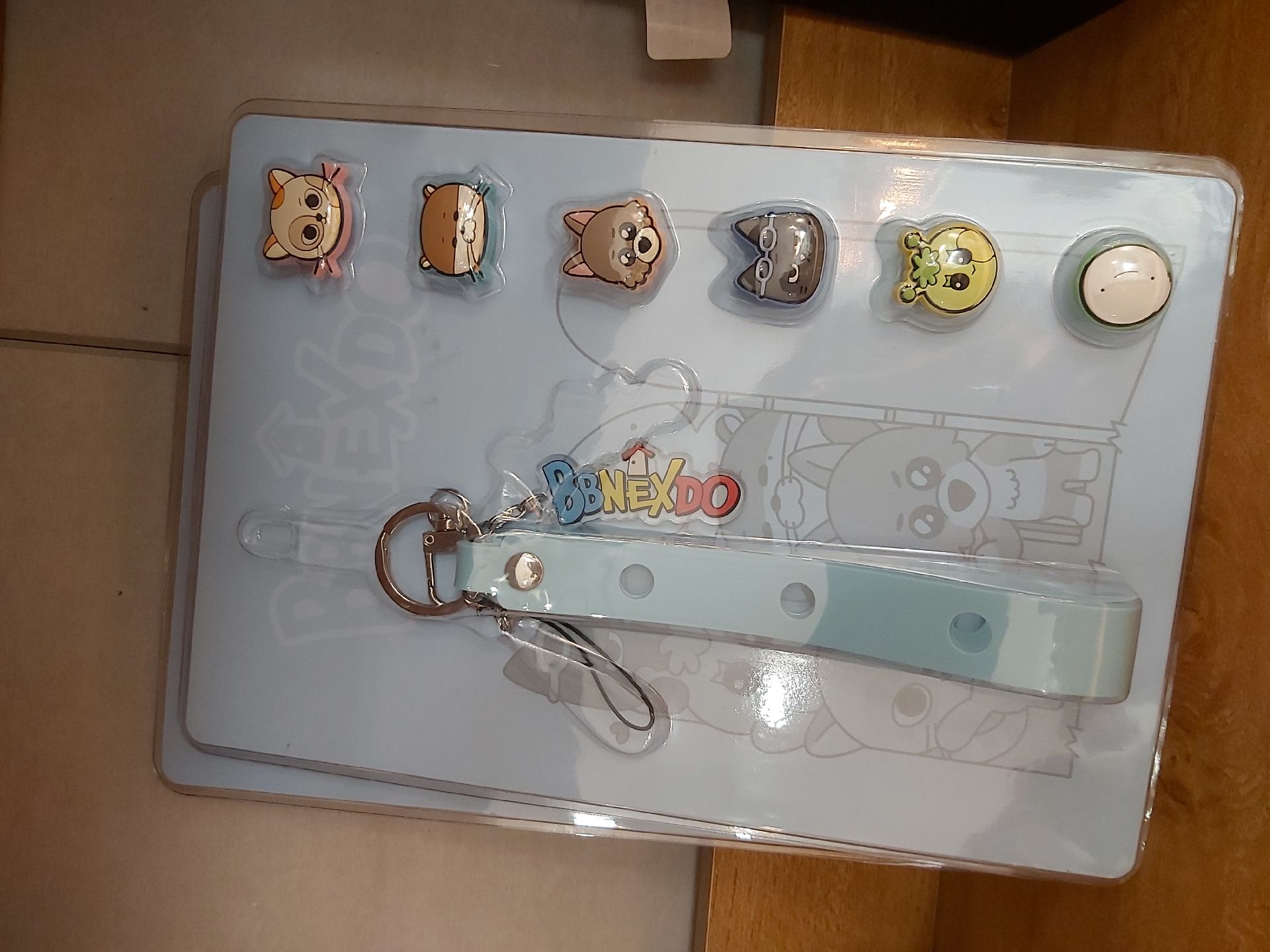 BBNEXDO 手燈裝飾（全新）