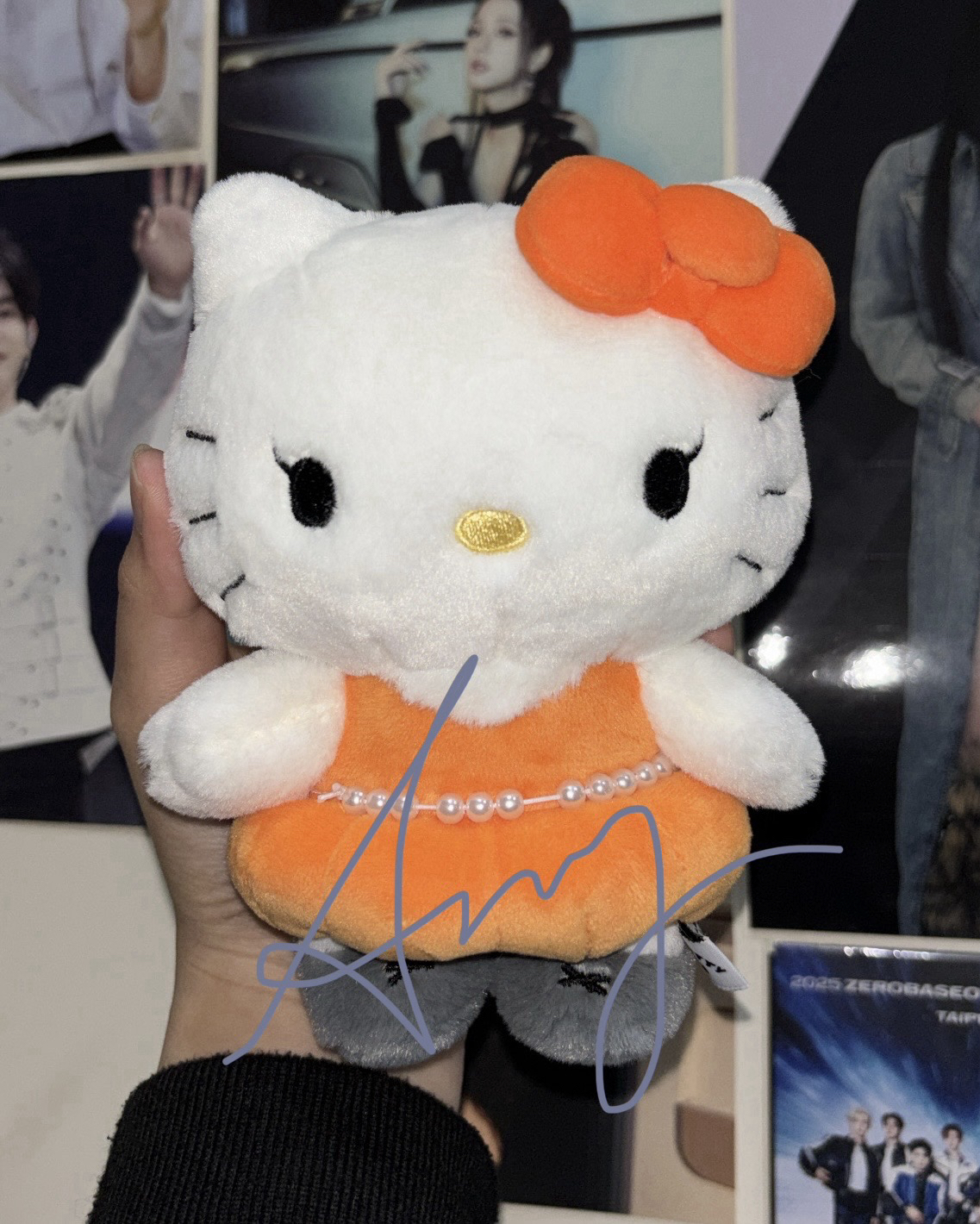 Jisoo聯名Kitty 橘色