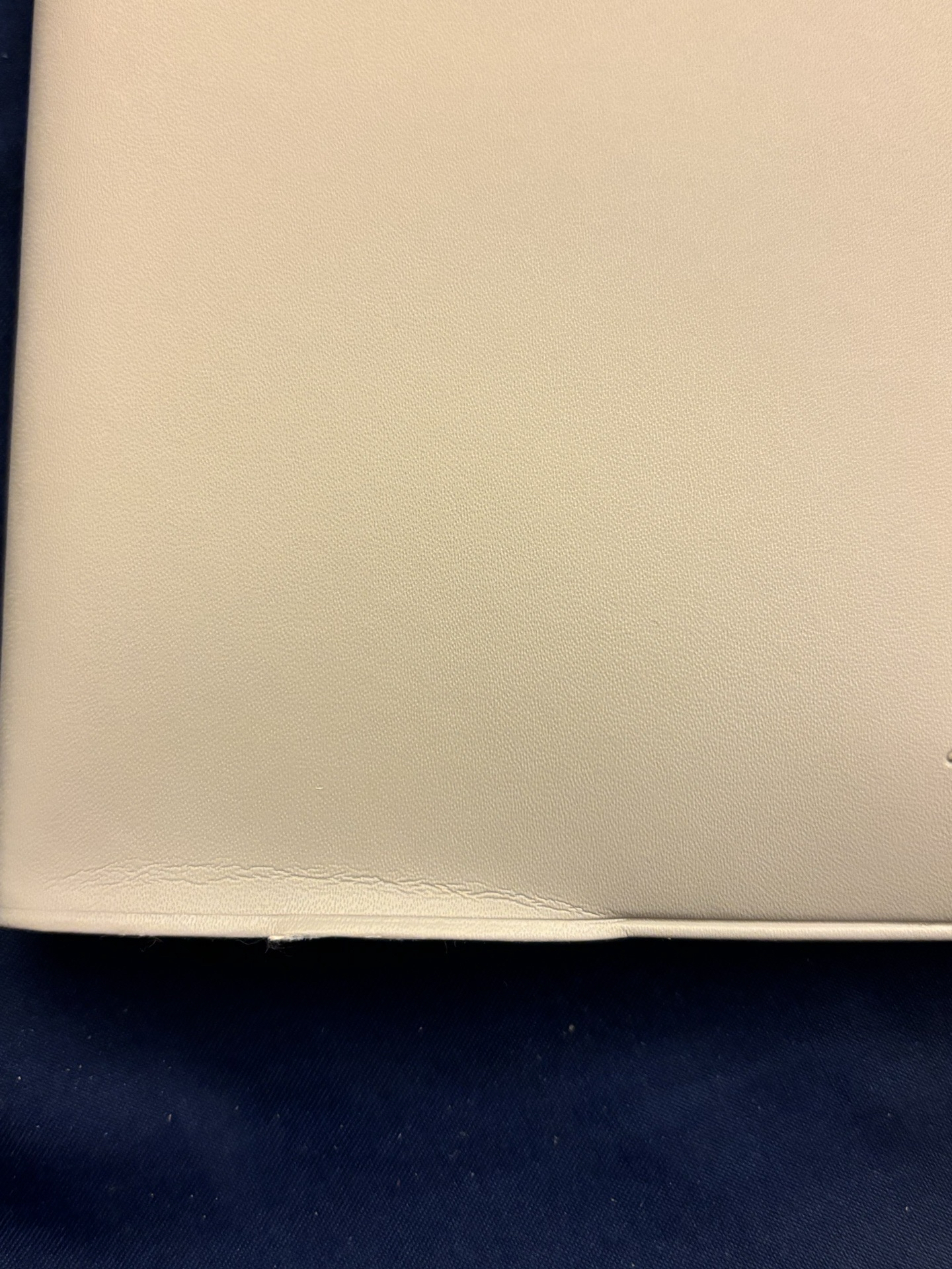 2020年曆、筆記本（封面有損）、MOMO五巡會員禮卡、RTB掛牌·掛繩·徽章