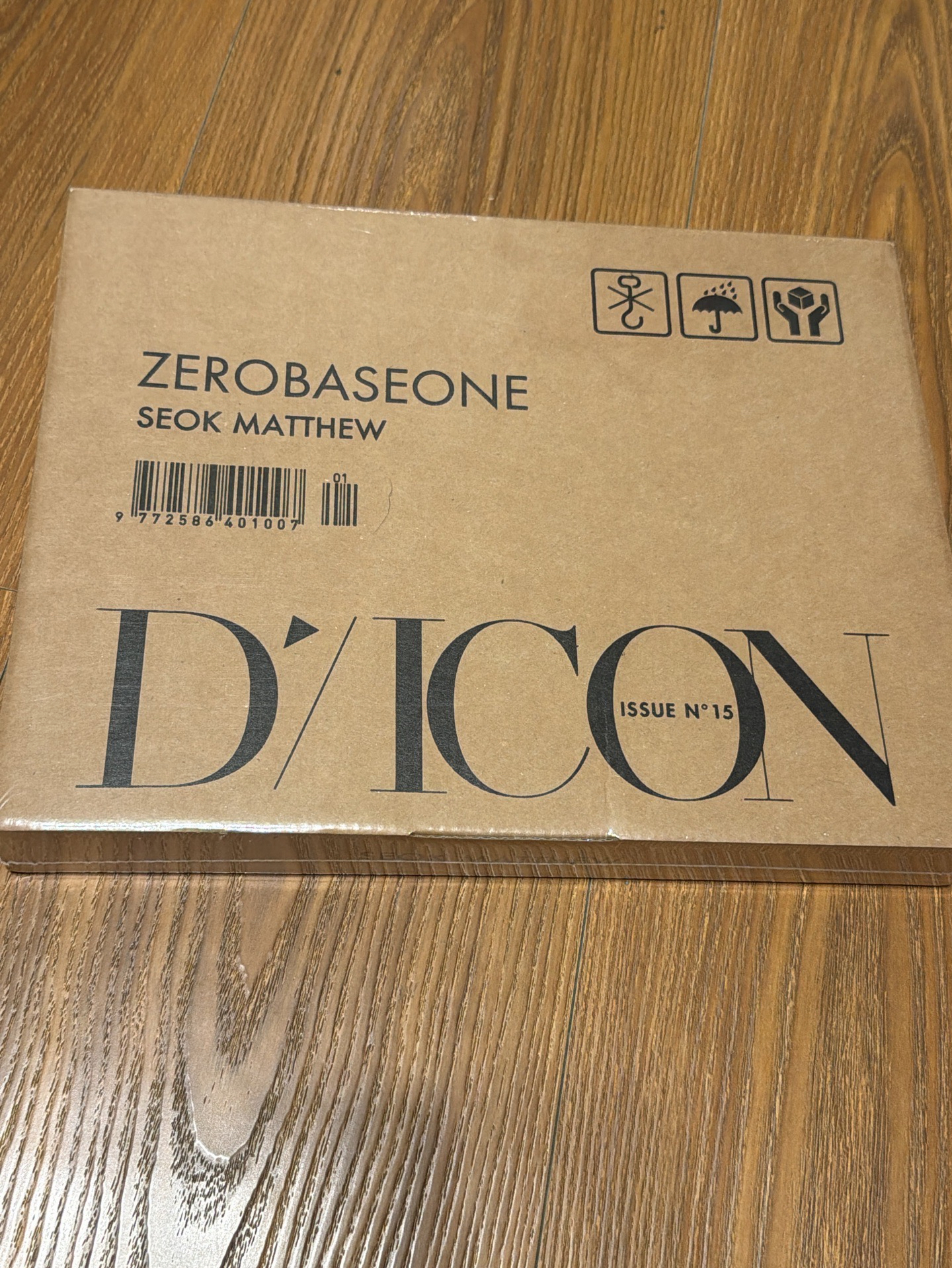 全新未拆封ZB1-馬修 雜誌