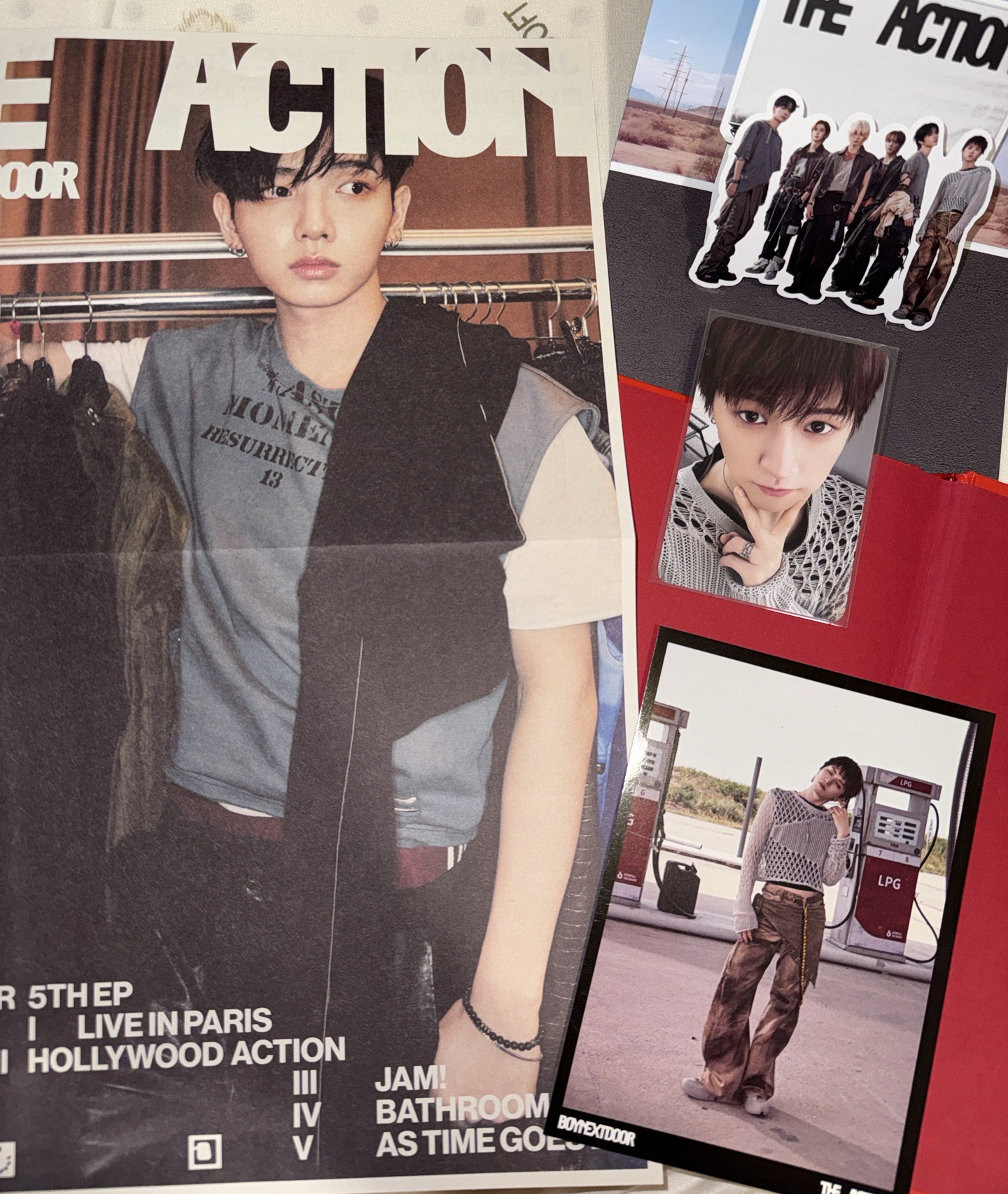 The action小卡+小海報+明信片+立體明信片