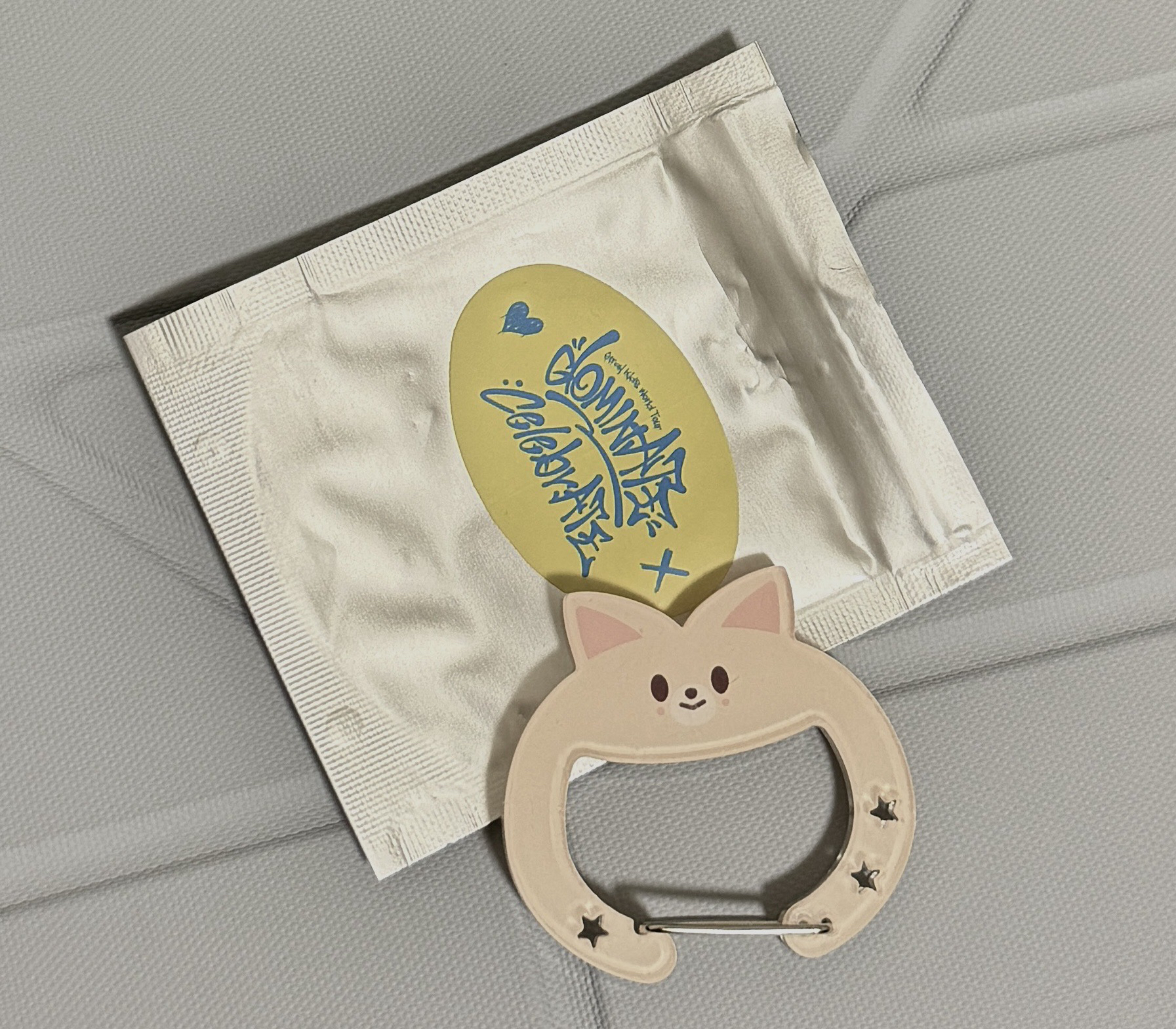 寅豆豆眼登山扣