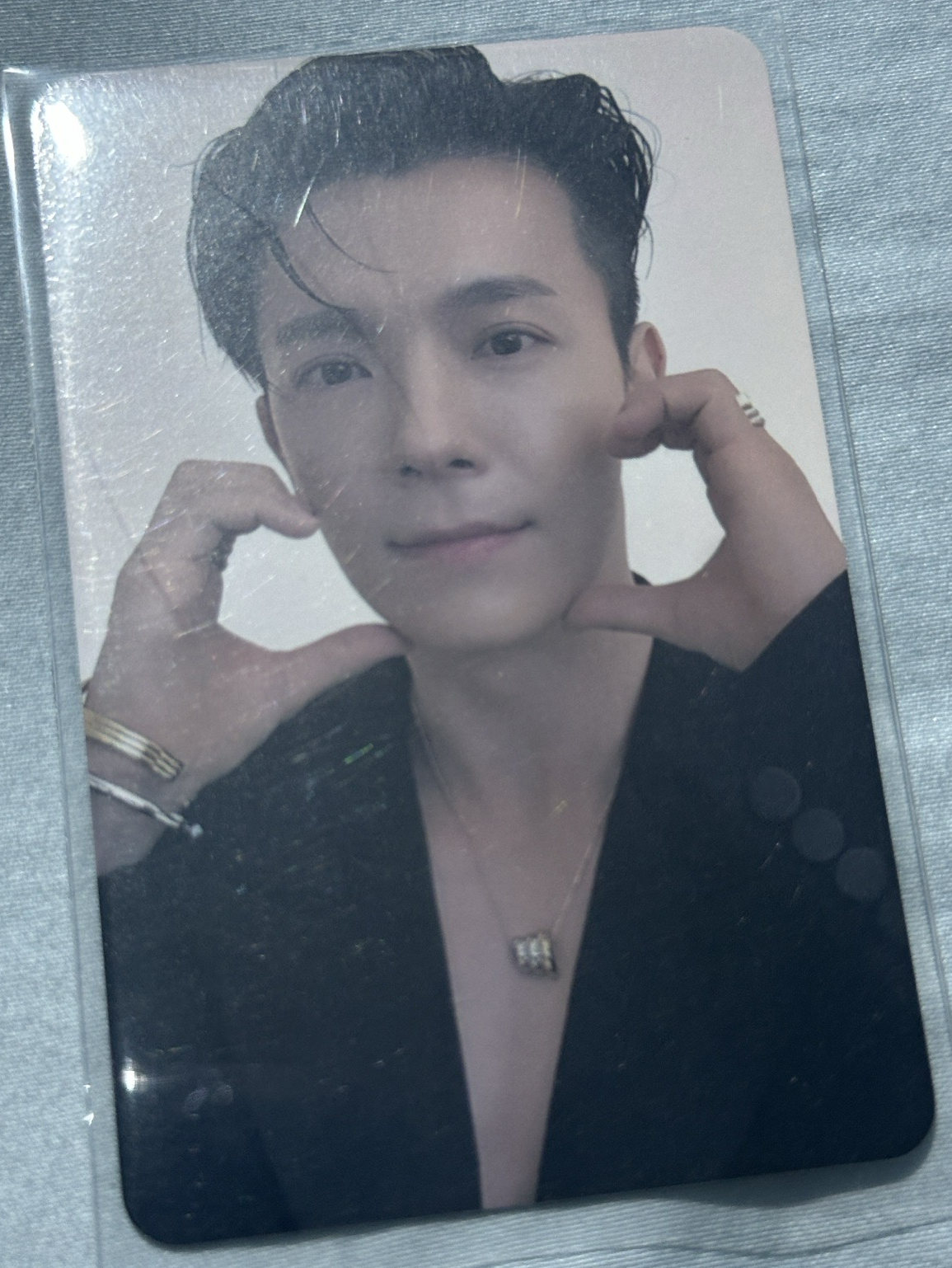 東海 雙手愛心西裝