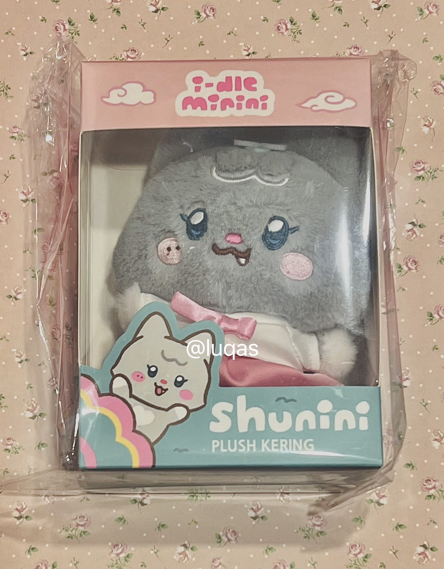 台灣限定 Shunini 吊飾娃 + 12張小卡