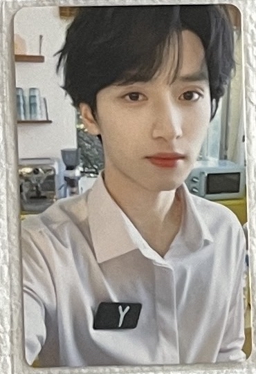 25年台曆白襯衫｜嚴