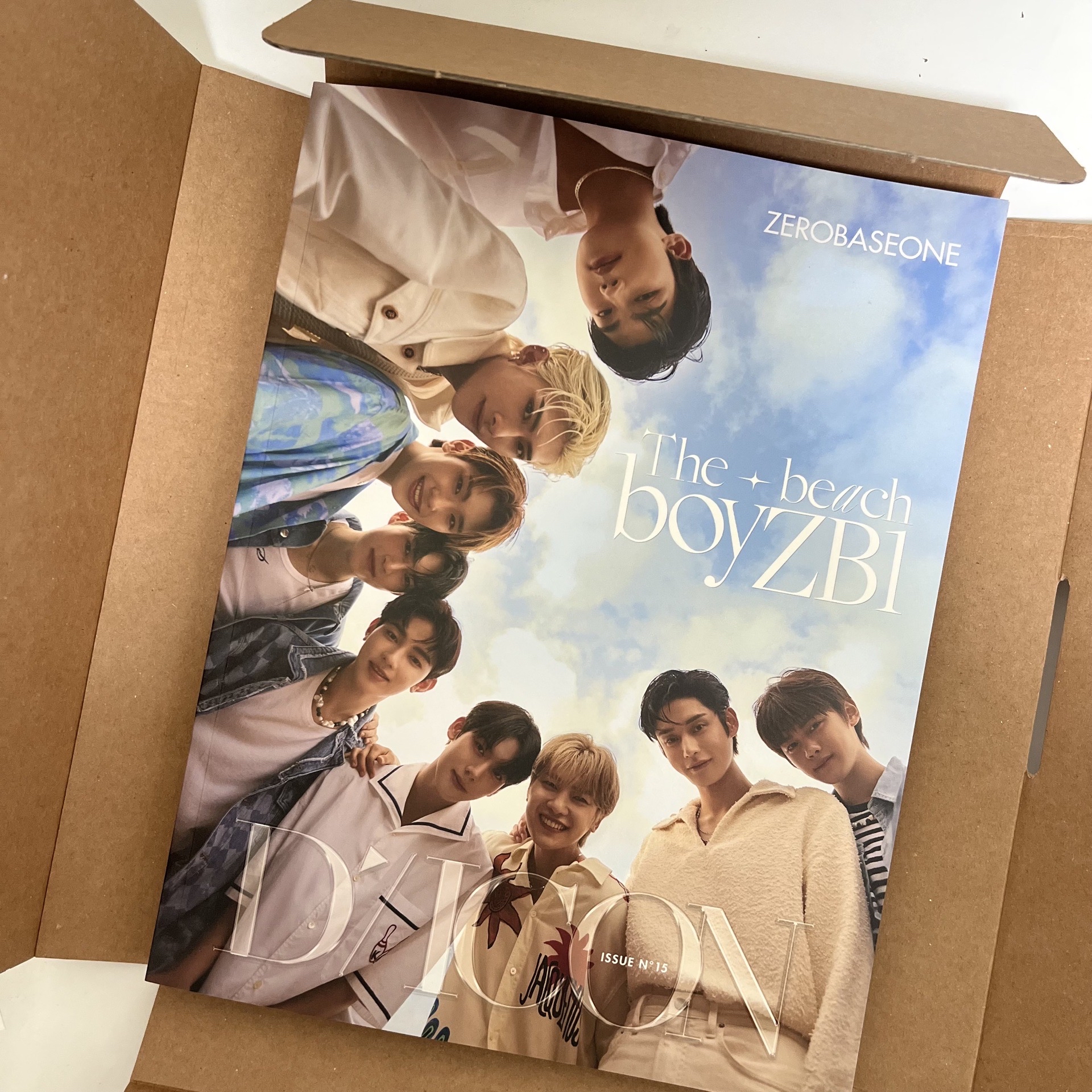 DICON 團體封面雜誌